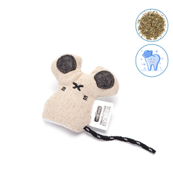 Nobleza pelė su katžole...